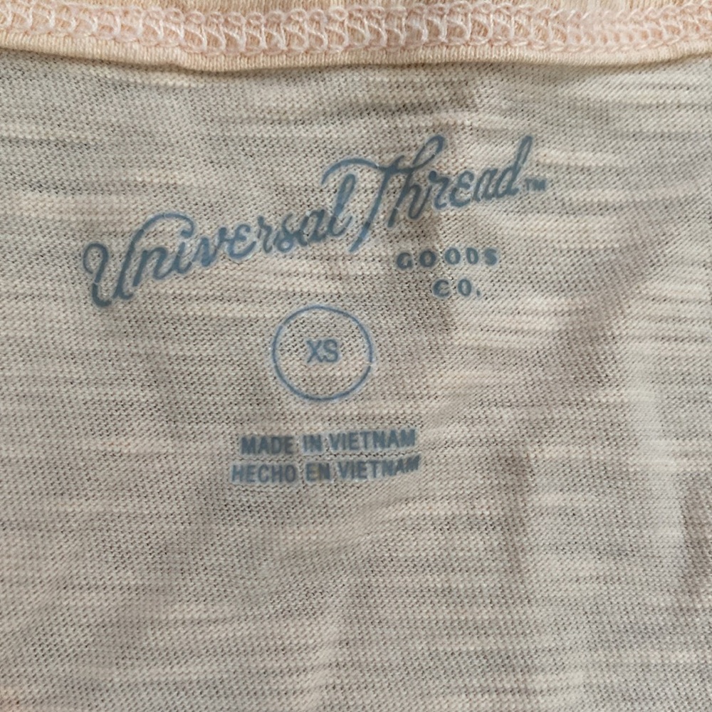 Universal Thread Oversized Tanks - Picture 3 of 5